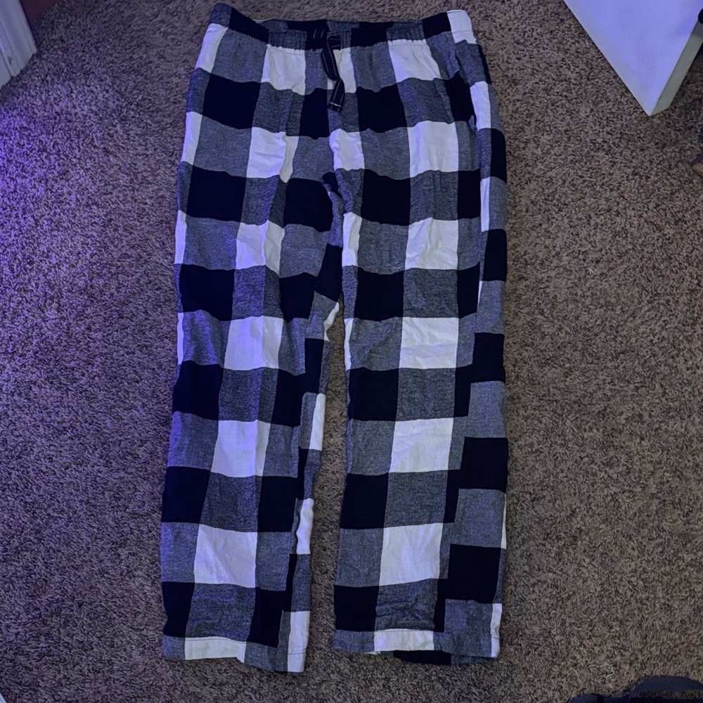Old Navy Black and White Plaid Pj pants size medium